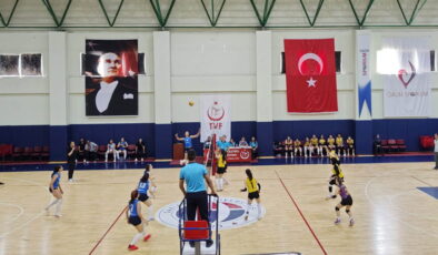 GAÜN’de Betül Çoban anısına voleybol turnuvası düzenlendi