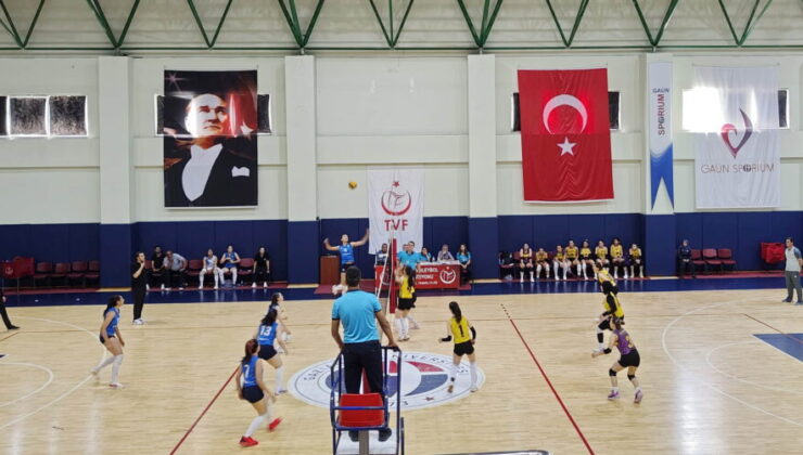GAÜN’de Betül Çoban anısına voleybol turnuvası düzenlendi