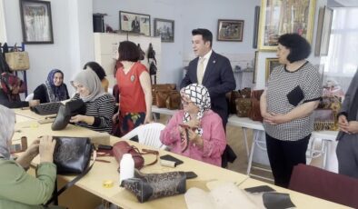 Kadim deri işlemeciliği Aksu’da kadınların emeğiyle sürüyor