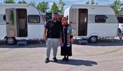 Genç çift seyahatle başlayan karavan tutkularını üretime taşıdı