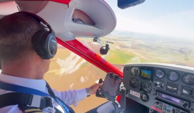 Evini, iş yerini ve aracını satıp pilot oldu