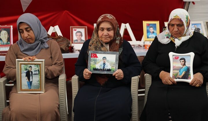 Diyarbakır anneleri evlatlarına kavuşmak istiyor