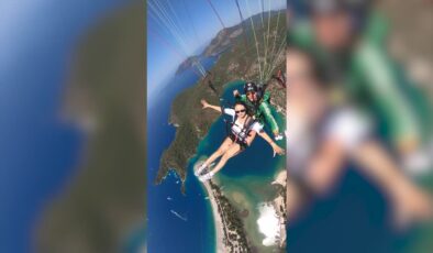 Hobisini mesleğe dönüştüren kadın, adrenalin tutkunlarını gökyüzüyle buluşturuyor