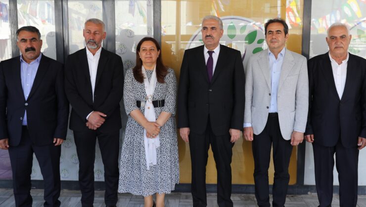 AK Parti Diyarbakır İl Başkanlığından DEM Parti İl Başkanlığına bayramlaşma ziyareti