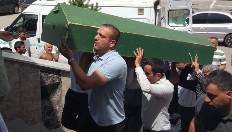 Antalya’daki trafik kazasında hayatını kaybeden üniversite öğrencisinin cenazesi defnedildi