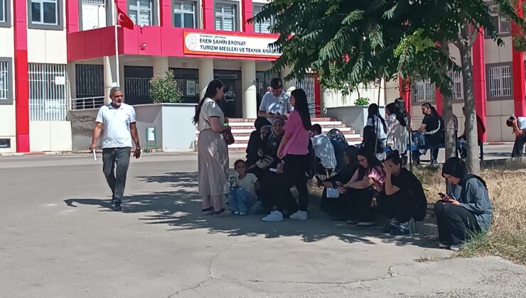 YKS’nin ilk oturumu TYT  bugün yapılıyor