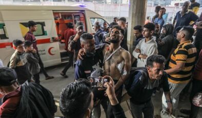 İsrail’in Gazze’de yardım için 2 noktada toplananlara saldırdı