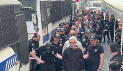 İstanbul’daki yolsuzluk soruşturmalarında gözaltına alınan 38 kişi adliyede
