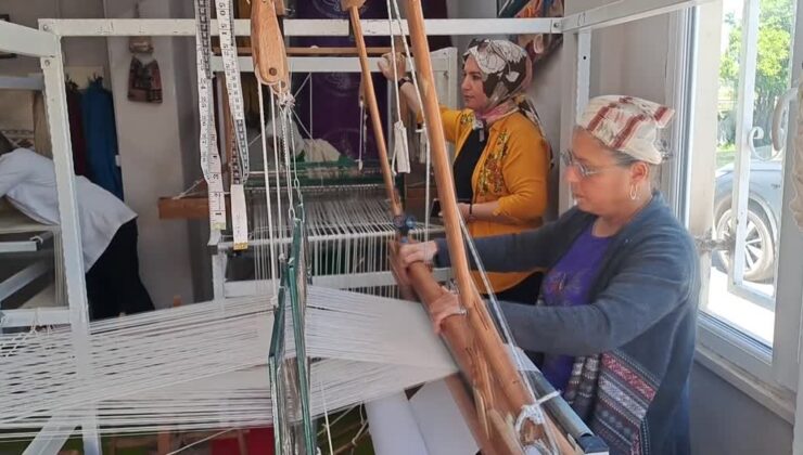 Kadınlar, doğal kumaş dokumacılığı sayesinde bütçelerine katkı sağlıyor
