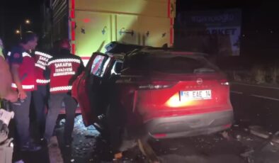 Kamyona çarpan aracın sürücüsü öldü