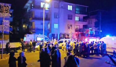 Karısını tabancayla öldüren kişi aynı silahla intihar etti