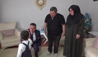 30 yıllık evlat hasreti Emre ile şefkatli yuvaya dönüştü