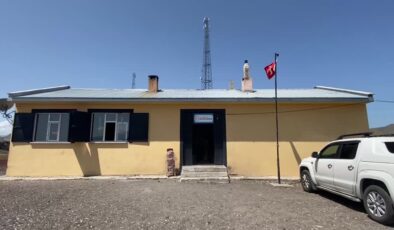Ağrı’da köy okulları yükümlülerin elleriyle onarılıp güzelleştiriliyor