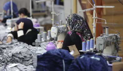Köye taşınan iş insanının kurduğu tekstil atölyesi, kadınların el emeğini ihraç ediyor