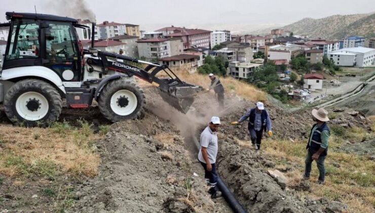 Kulp’ta 50 haneye yıllar sonra ilk kez kanalizasyon hattı