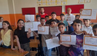 Kulp’ta 7 bin 560 öğrenci karne sevinciyle tatile girdi