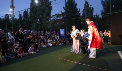 Kulp’ta çocuklar tiyatroyla buluştu