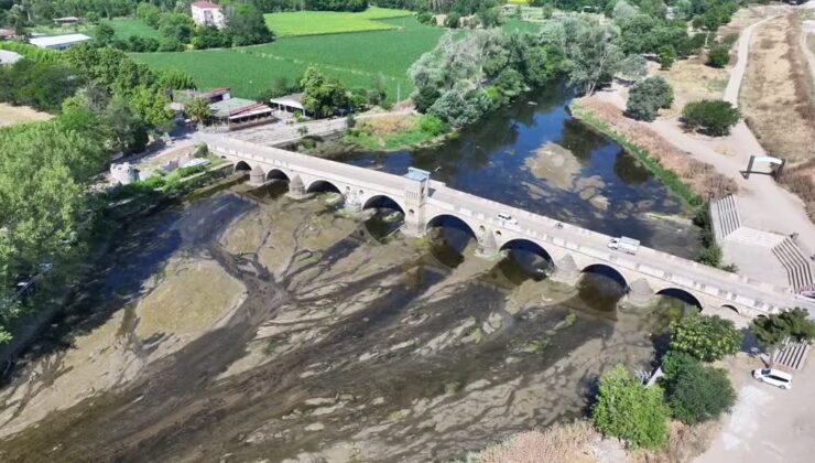 Kuraklık ve sıcaklar Tunca Nehri’ni susuz bıraktı