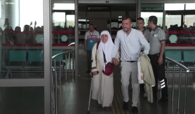 Hac kafilesi Gaziantep’te gözyaşlarıyla karşılandı