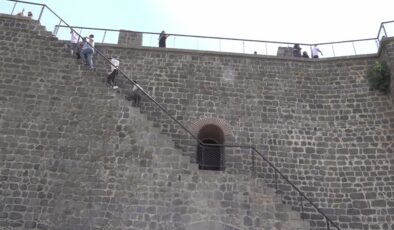 Medeniyetler şehri Diyarbakır’da ziyaretçi yoğunluğu esnafa çifte bayram yaşattı