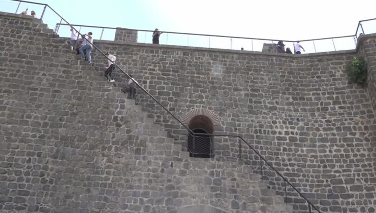Medeniyetler şehri Diyarbakır’da ziyaretçi yoğunluğu esnafa çifte bayram yaşattı