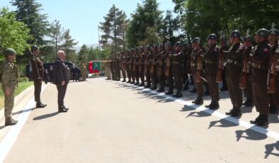 Bakan Güler, Elazığ’da 8’inci Kolordu Komutanlığını denetledi