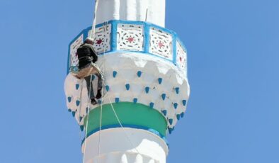 Minarelerin örümcek adamı: 27 yıldır gökyüzüne tırmanıyor