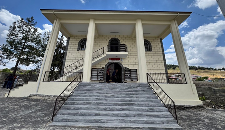 Nurdağı’nda depremde yıkılan cami yeniden yapıldı
