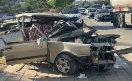 Karşı şeride geçen araç 10 kişiyi yaraladı