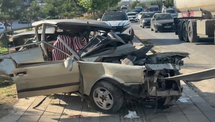 Karşı şeride geçen araç 10 kişiyi yaraladı