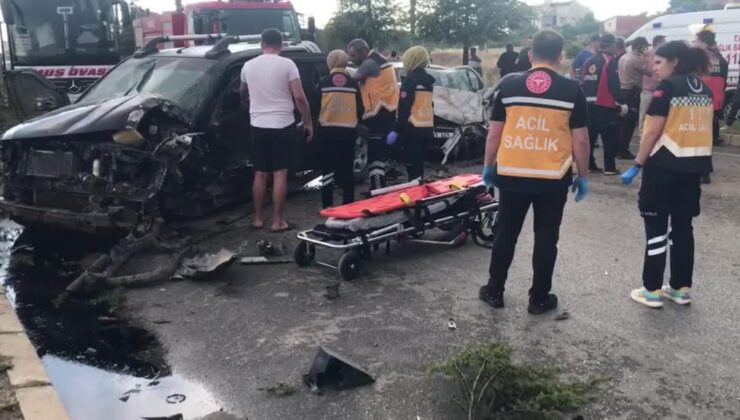 Otomobilin karşı şeride geçip çarptığı aracın sürücüsü hayatını kaybetti