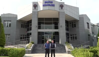Polis baba-oğul birlikte devriye geziyor