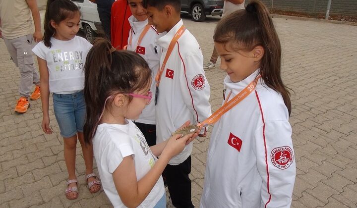 Şanlıurfalı 10 yaşındaki karateci Arin Vefa, Balkan şampiyonu oldu