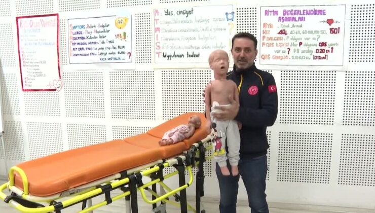 Sağlıkçılardan 3 bin kamu çalışanına Heimlich manevrası eğitimi