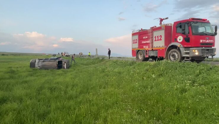 Şarampole devrilen hafif ticari araçtaki 5 kişi yaralandı