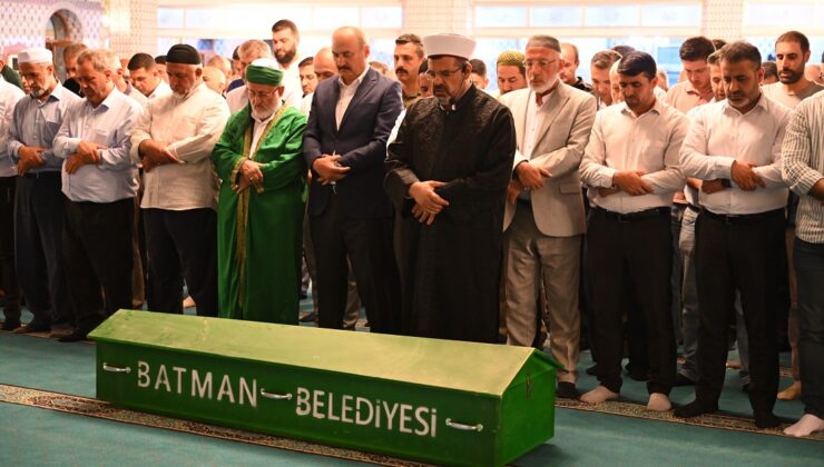 Şarampole yuvarlanan araçta hayatını kaybeden Alper defnedildi