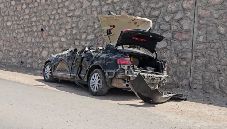 Otomobil ile kamyonun çarpıştığı kazada 1 kişi öldü, 4 kişi yaralandı