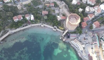 Tarihin gölgesinde deniz keyfi: Soğukkapı Plajı büyülüyor