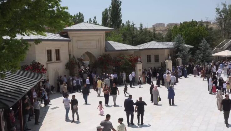 Somuncu Baba Külliyesi inanç turizmi için misafirlerini ağırlıyor