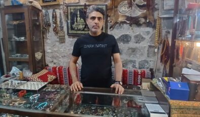 Tarihin Kalbinde Bir Zanaat: Hasan Paşa Hanı’nda Üç Kuşaktır Antikacılık