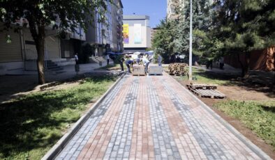 Bağlar’da parklarda bakım ve onarım çalışması