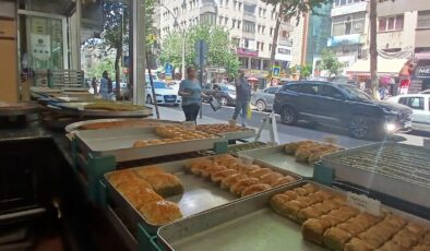 Diyarbakır’da bayramın tatlı telaşı başladı