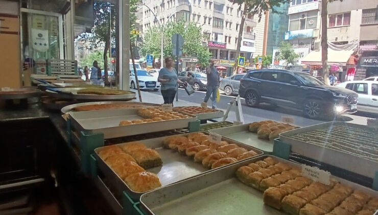 Diyarbakır’da bayramın tatlı telaşı başladı