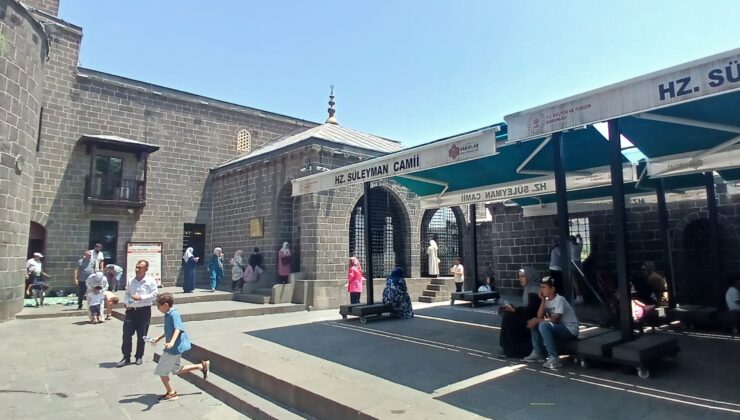 Diyarbakır’da Sıcaktan Bunalanların Durağı: Hz. Süleyman Camii