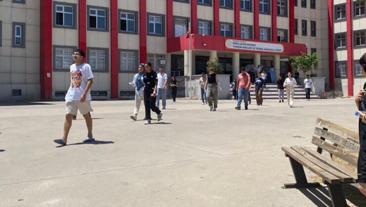 Diyarbakır’da YKS’nin ikinci oturumu AYT sona erdi