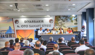 Eş Başkanlar, 4. Oto Sanayi Sitesi yönetimi ve esnafıyla araya geldi