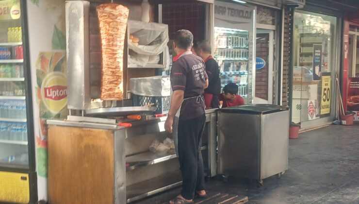 Dönercilerin sıcakla imtihanı: 40 derecede ateş başında mesai