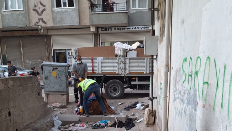 Kayapınar’da çöp ev temizlendi