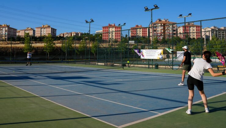 2. Rezan Cup Tenis Turnuvası devam ediyor