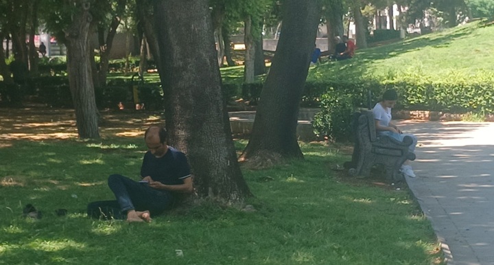Sıcaktan Bunalan Diyarbakırlılar Parklara Akın Etti
